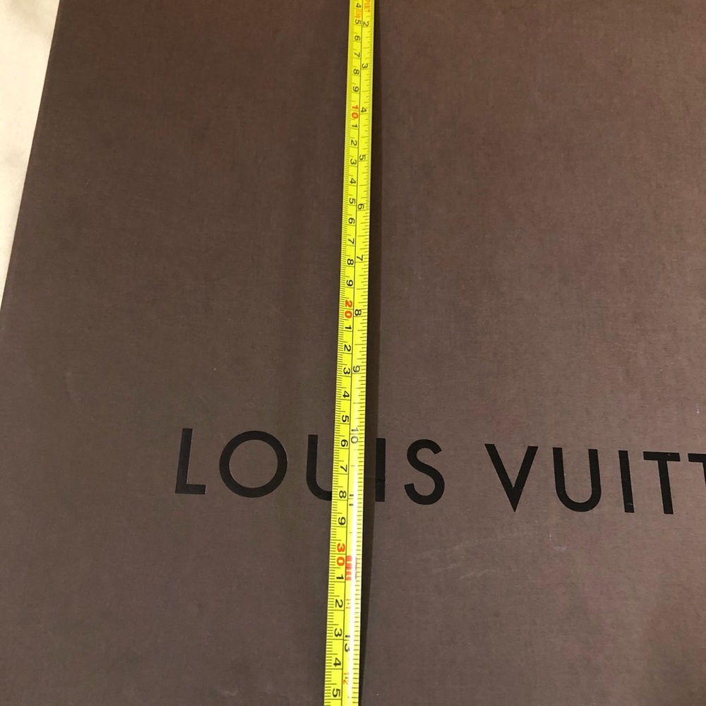Authentic LV Box - Picture 9 of 12